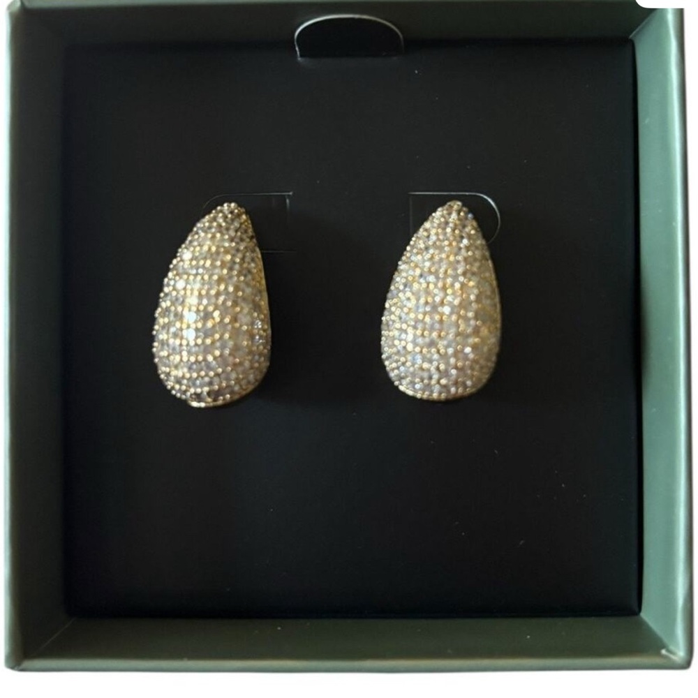 Jewels by Sunaina Narnia Stud Earrings Gold‎ NEW